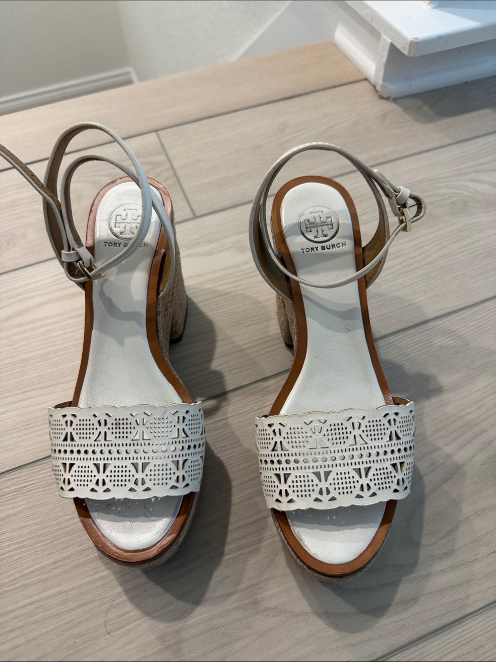 Tory Burch White Laser-Cut Leather Wedge Sandals with Ankle Strap Size 7